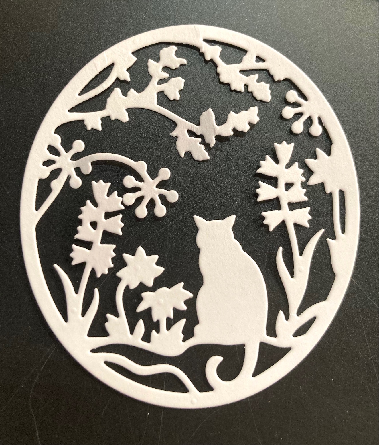 Cat in the Garden Cutting Die