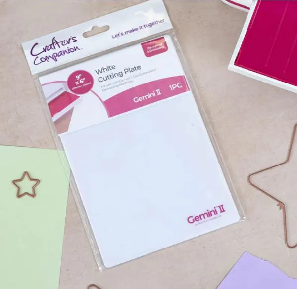 Gemini II White Cutting Plate, 9x6