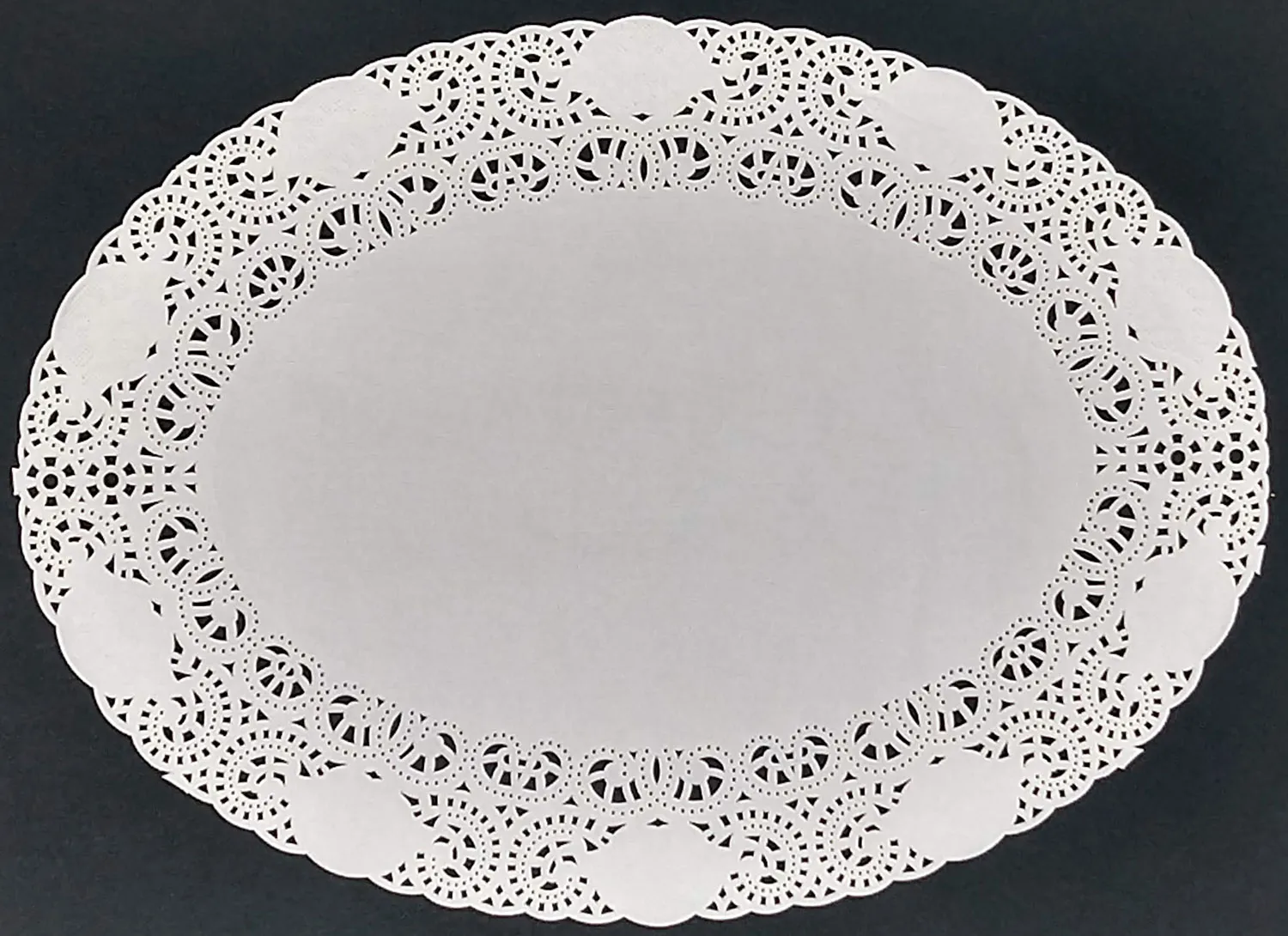 Oval Doilies, 6.5x9, 25 pieces